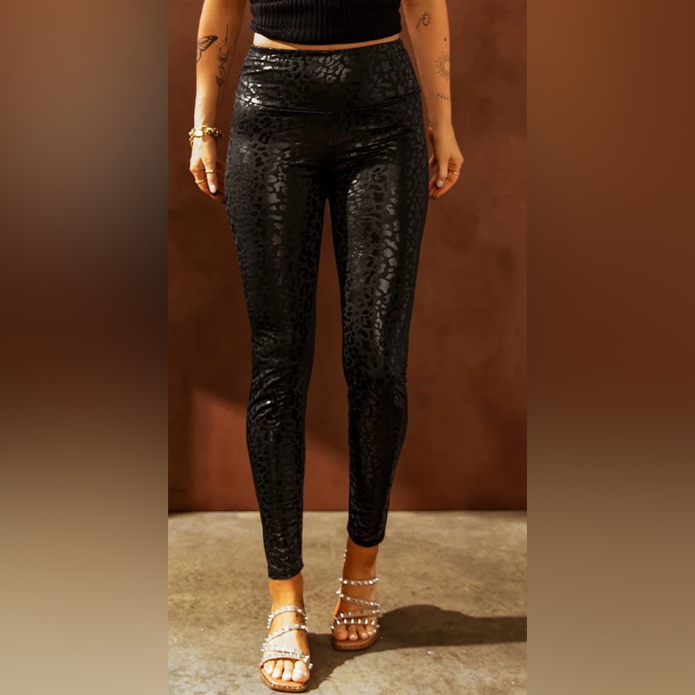 Black leopard leggings